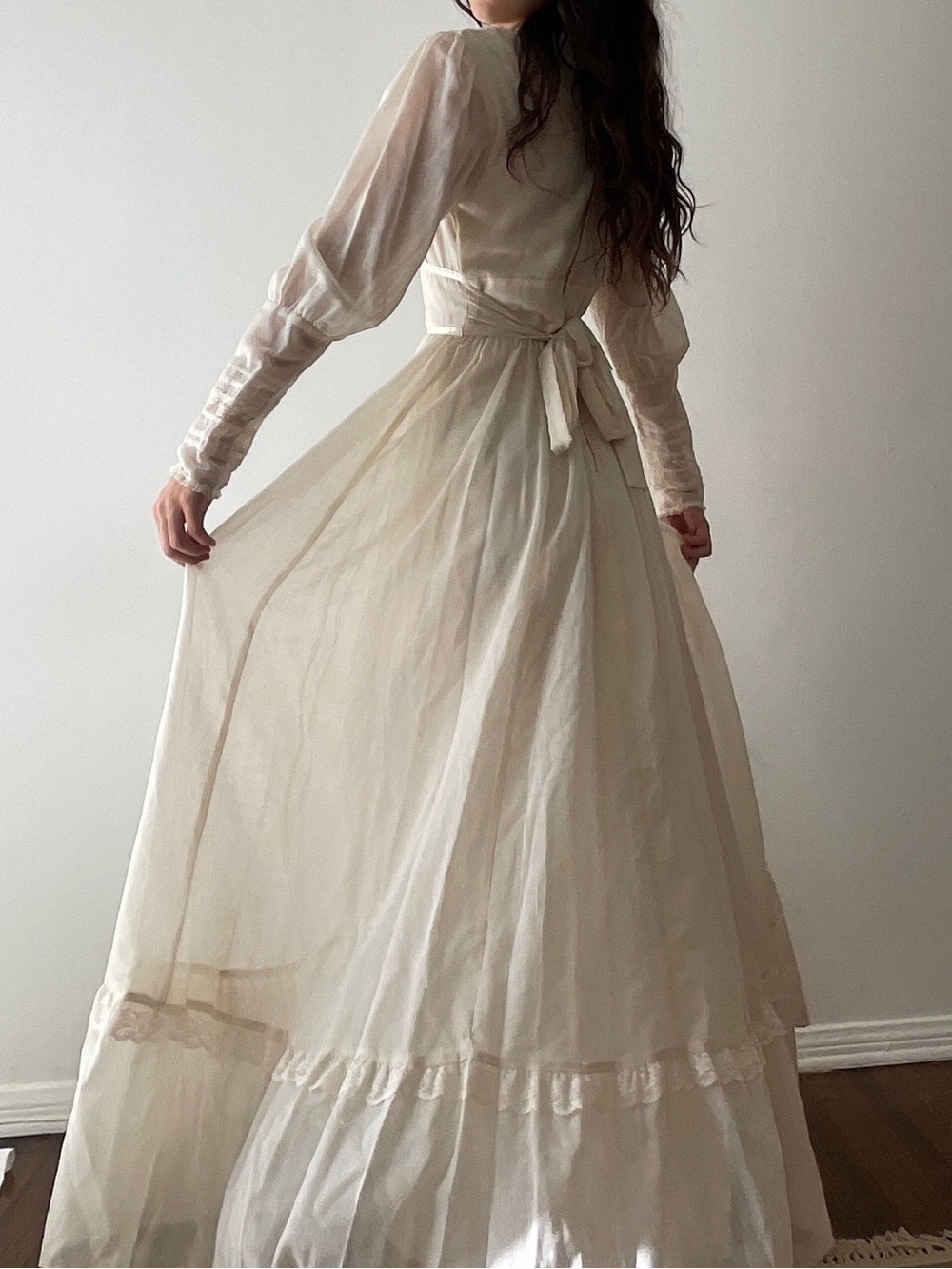 GUNNE SAX • 1970s ETHEREAL TRUE VINTAGE COTTON LACE PRAIRIE SUMMER WEDDING GOWN - Picture 3 of 11
